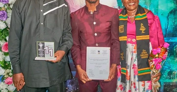 Cameroun- Arsène ETABA : LE DOCTEUR EN PHARMACIE QUI DANSE SUR ORDONNANCE.