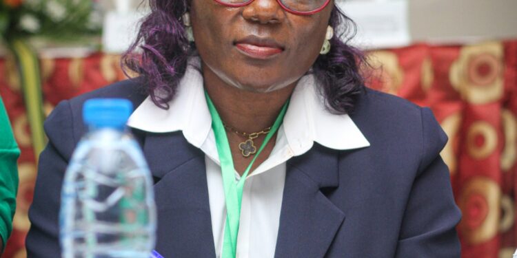 Conférence Vision She Leads Africa 2026 : Le leadership de Solange Douanla inspire les femmes opticiennes africaines 